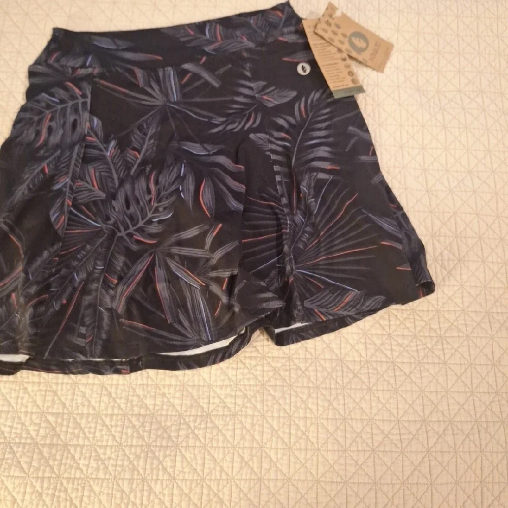 Dona Jo Black Active Skort with leaf Print
